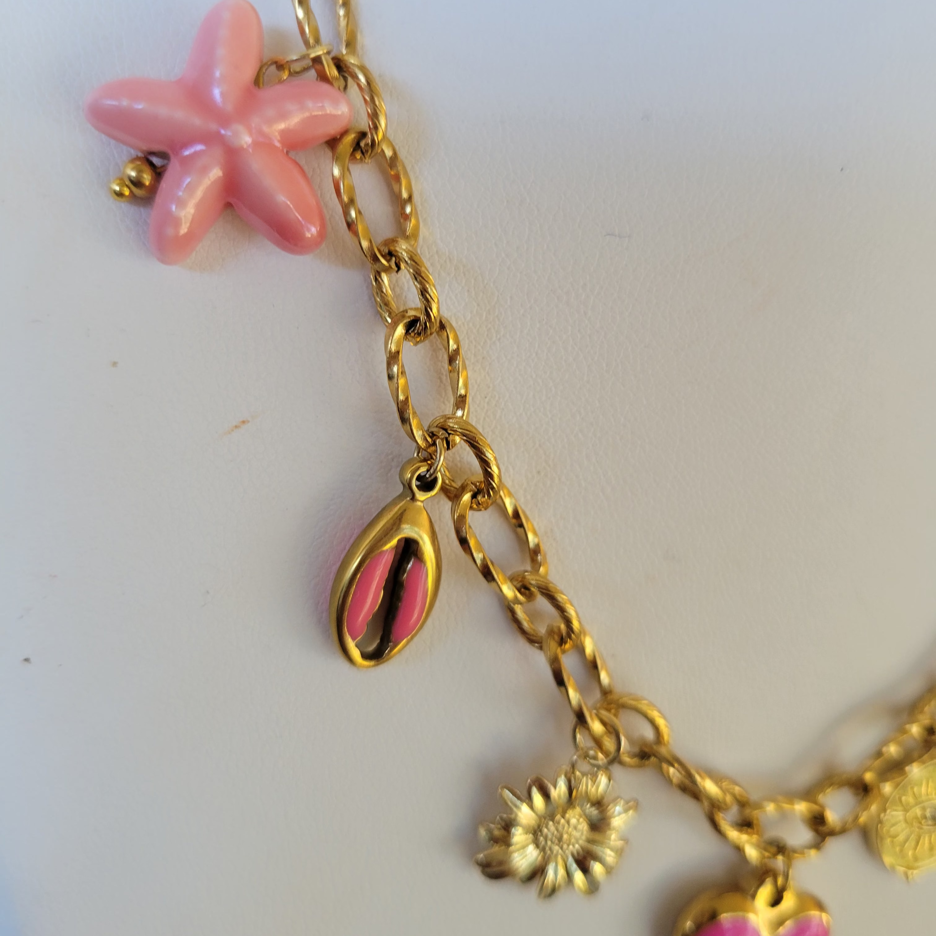 COLLIER ROSY