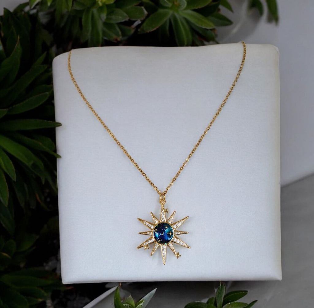 COLLIER HINA