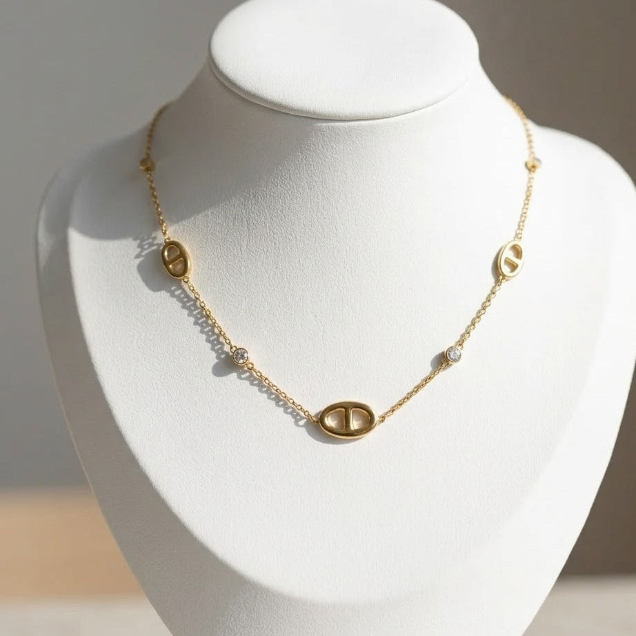 COLLIER MIA